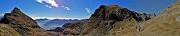 52 Dalla Bocchetta di Valle Pianella (a sx) passiamo sul 101 alla vicinissima Bocca di Trona (2224 m) a dx